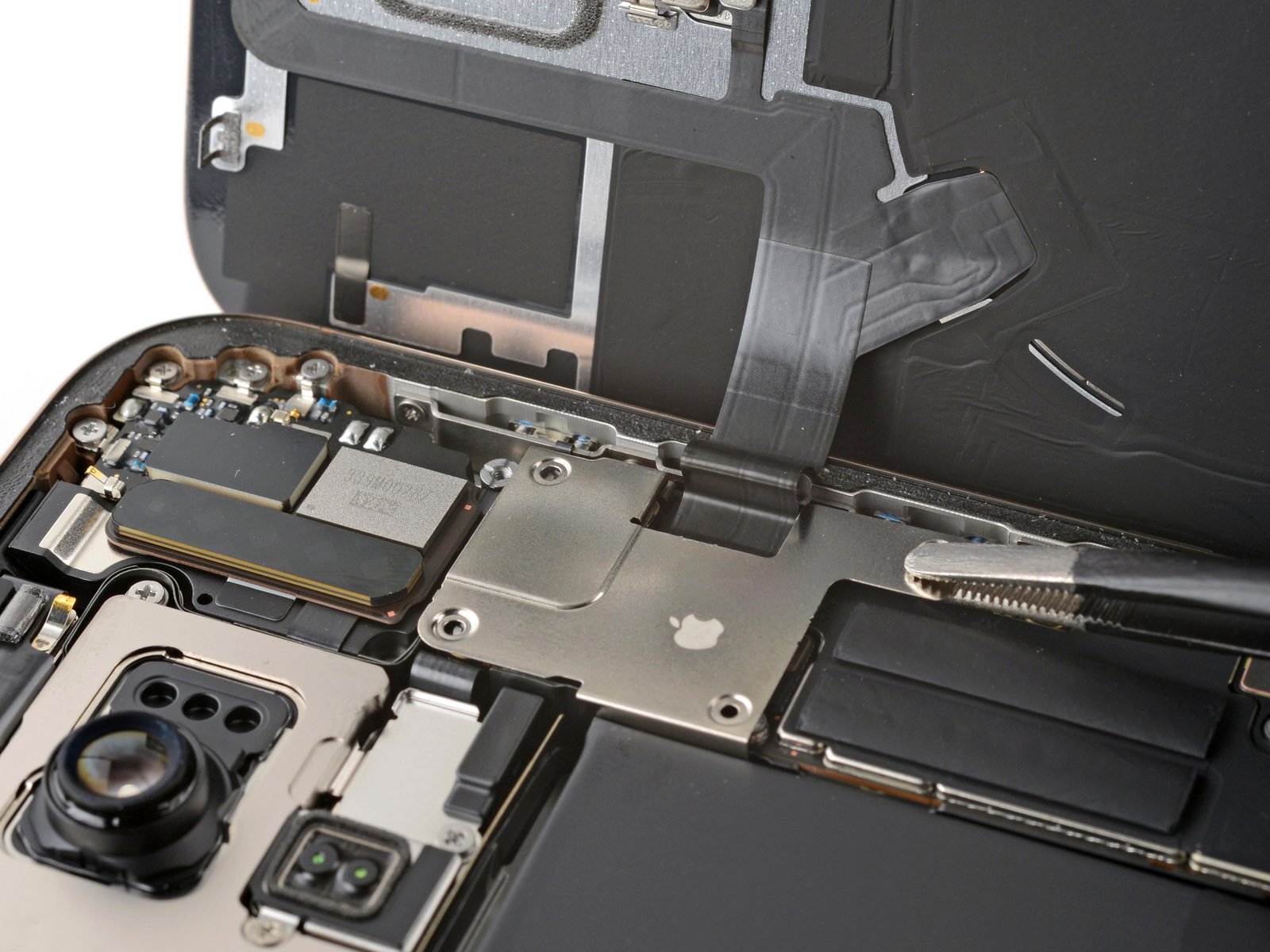 Remplacement batterie iPhone 14